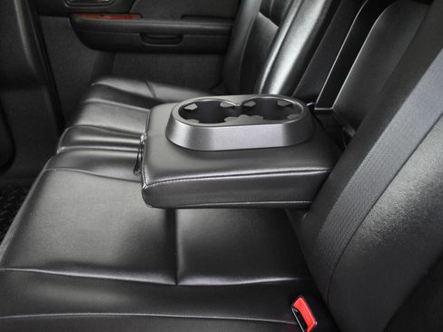 Used 2009 GMC Sierra 1500 SLT w/ Suspension Package, Off-Road image 12