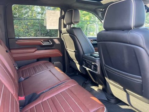 Used 2024 GMC Sierra 3500 Denali Ultimate AWD/4WD image 19