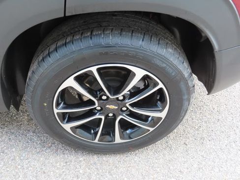 Used 2025 Chevrolet TrailBlazer LT AWD/4WD image 13