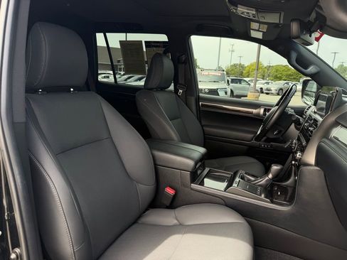 Used 2023 Lexus GX 460 Premium w/ Premium Plus Package AWD/4WD image 32