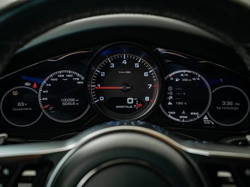 Used 2019 Porsche Cayenne S image 36