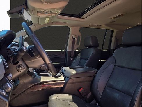Used 2020 GMC Yukon XL SLT w/ Premium Edition RWD image 14