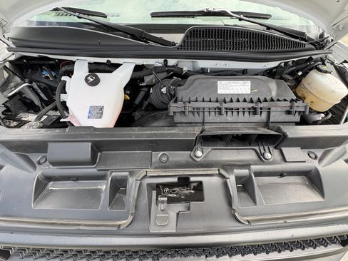 Used 2025 Chevrolet Express 2500 Extended RWD image 19