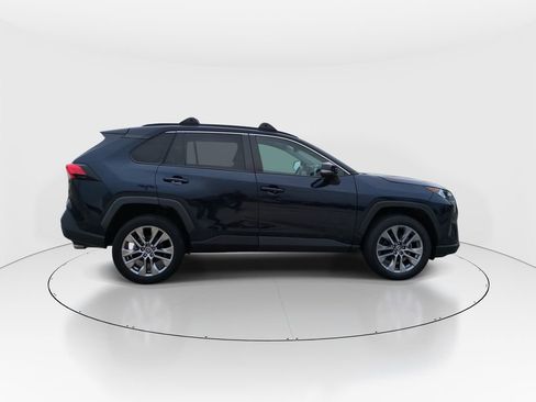 Used 2021 Toyota RAV4 XLE Premium FWD image 9