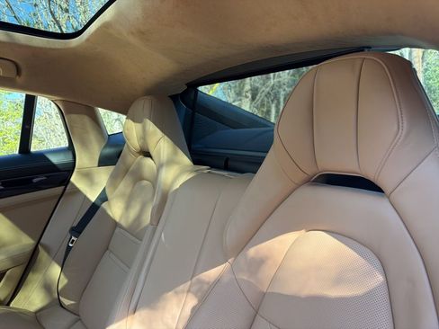 Used 2018 Porsche Panamera Turbo image 9