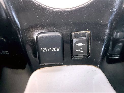 Used 2016 Toyota Prius Four Touring w/ Preferred Accessory Package FWD image 16