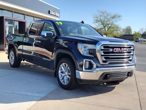 Used 2019 GMC Sierra 1500 SLT w/ SLT Premium Plus Package AWD/4WD image 12