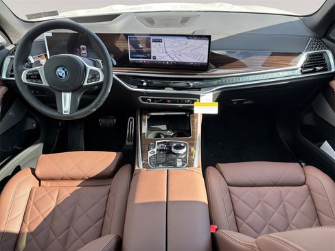 New 2026 BMW X5 xDrive50e image 10