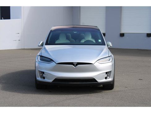 Used 2018 Tesla Model X 75D AWD/4WD image 5