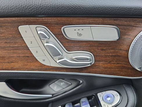 Used 2020 Mercedes-Benz GLC 350e 4MATIC image 30