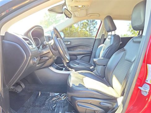 Used 2018 Jeep Compass Latitude image 16