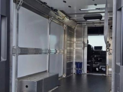 Used 2024 Chevrolet Brightdrop 600 w/ Commercial Equipment Package AWD/4WD image 13