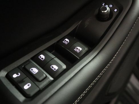 New 2026 Jeep Grand Cherokee Altitude AWD/4WD image 34