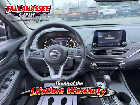 Used 2025 Nissan Altima 2.5 SV FWD image 26