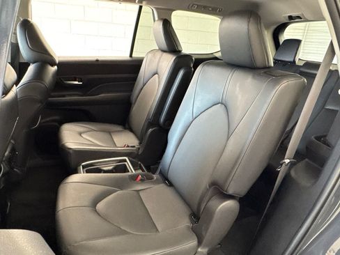 Certified 2025 Toyota Grand Highlander AWD image 37