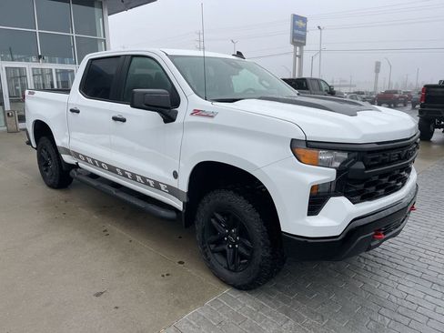 New 2025 Chevrolet Silverado 1500 Custom Trail Boss w/ LPO, Dark Essentials Package image 2