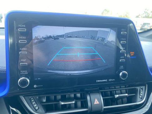 Used 2021 Toyota C-HR XLE image 17