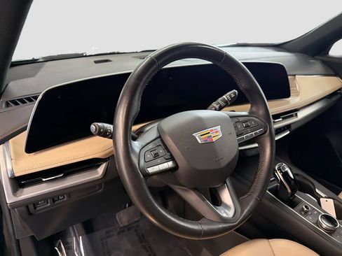 Used 2025 Cadillac XT4 Premium Luxury FWD image 11