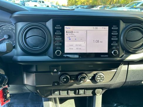 Used 2022 Toyota Tacoma SR image 17