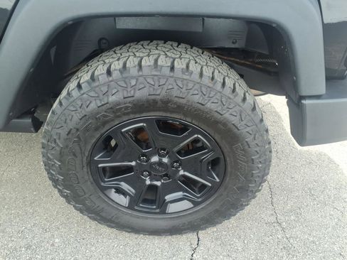 Used 2018 Jeep Wrangler Sport image 8