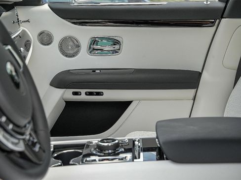 New 2025 Rolls-Royce Ghost image 19