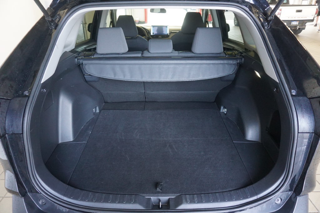 Used 2024 Toyota RAV4 XLE FWD image 15