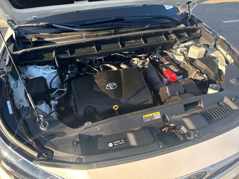 Used 2021 Toyota Highlander XLE image 50