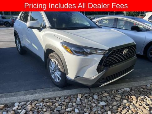 Used 2024 Toyota Corolla Cross LE FWD image 12
