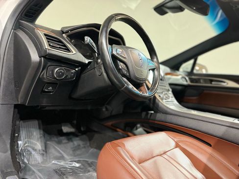 Used 2020 Lincoln MKZ Reserve w/ Monochromatic Package image 30