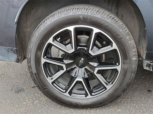 Certified 2021 Chevrolet Suburban RST w/ Rear Media and Nav Package image 8