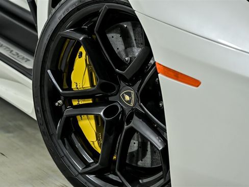 Used 2014 Lamborghini Aventador LP 700-4 AWD/4WD image 4