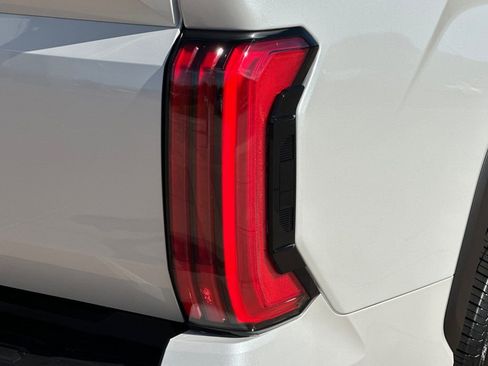 Used 2025 Toyota Tundra Limited image 32