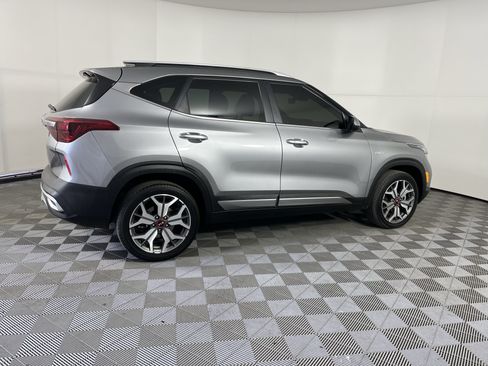 Used 2021 Kia Seltos SX w/ SX Sunroof Package AWD/4WD image 6