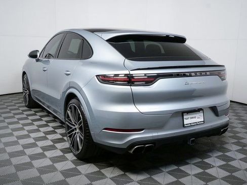 Certified 2022 Porsche Cayenne Turbo image 3