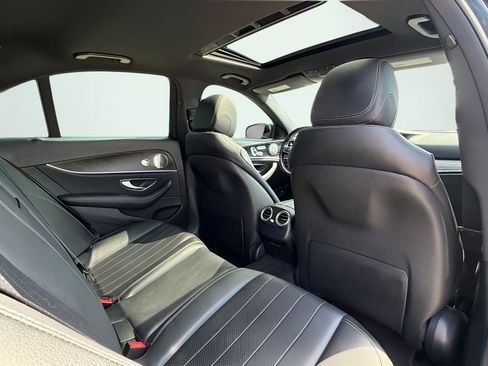 Used 2018 Mercedes-Benz E 300 4MATIC image 27