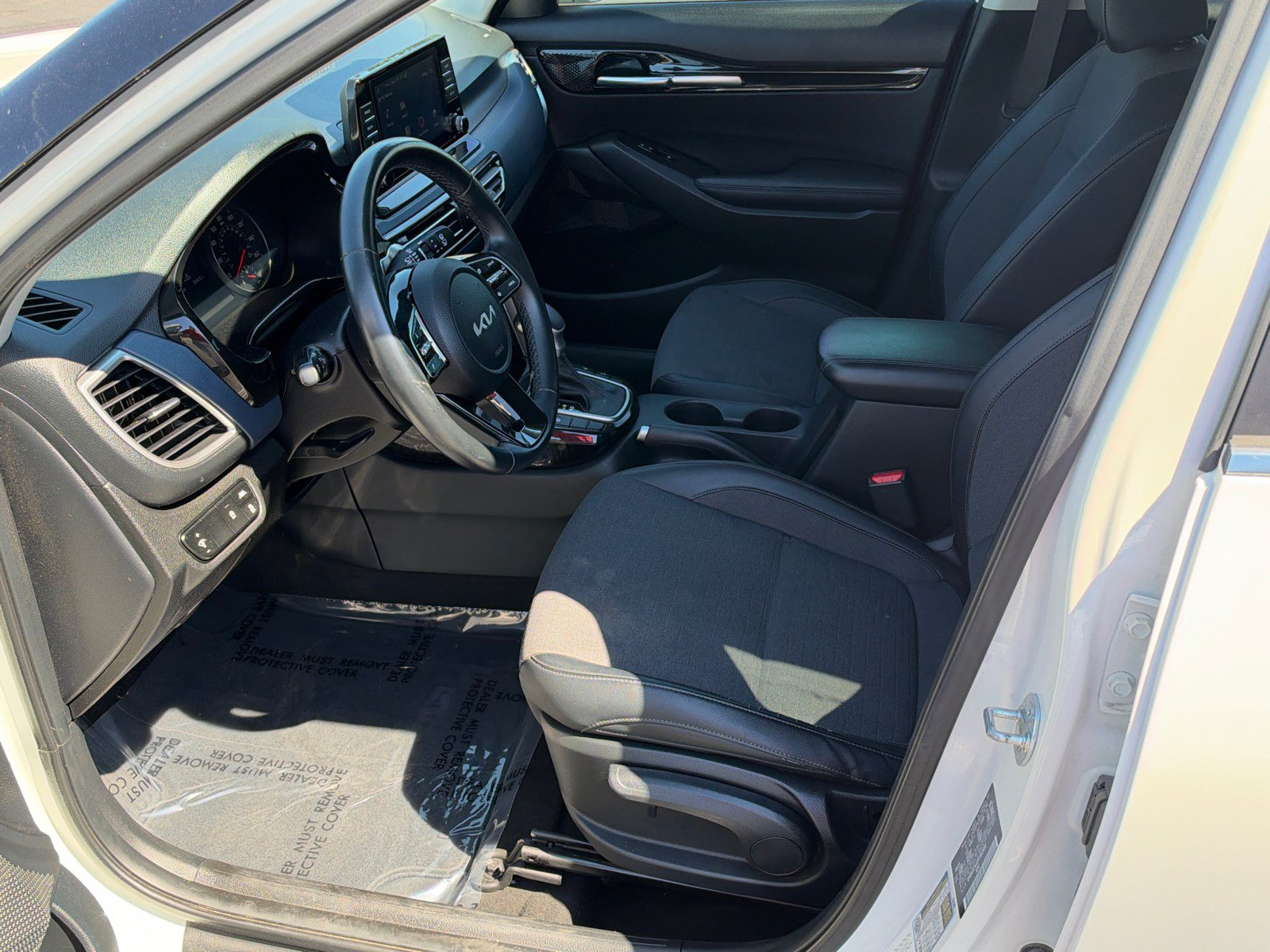 Used 2023 Kia Seltos S AWD/4WD image 9