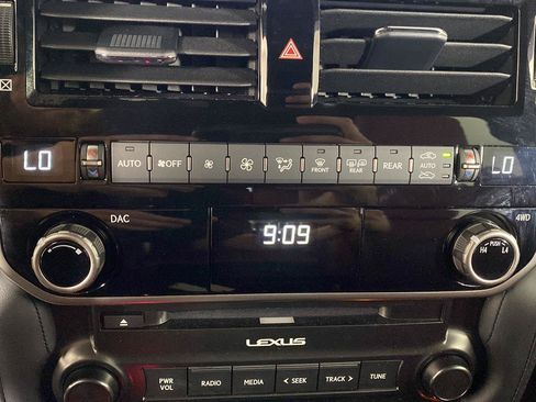 Used 2023 Lexus GX 460 Premium w/ Premium Package AWD/4WD image 11