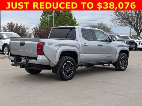 Used 2024 Toyota Tacoma TRD Sport RWD image 5