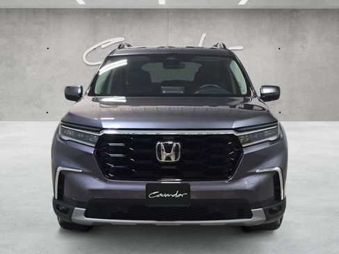 Used 2025 Honda Pilot Touring image 18