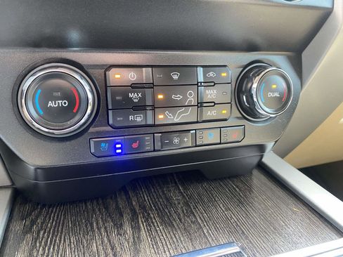 Used 2021 Ford F250 Lariat w/ Chrome Package image 25