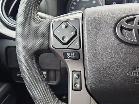 Used 2020 Toyota Tacoma TRD Off-Road w/ Technology Package AWD/4WD image 22