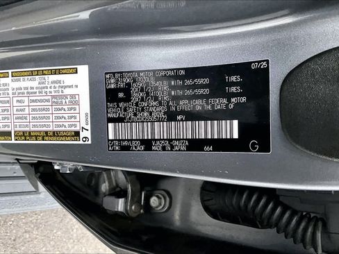 Used 2025 Lexus GX 550 w/ Accessory Package (2T) AWD/4WD image 33