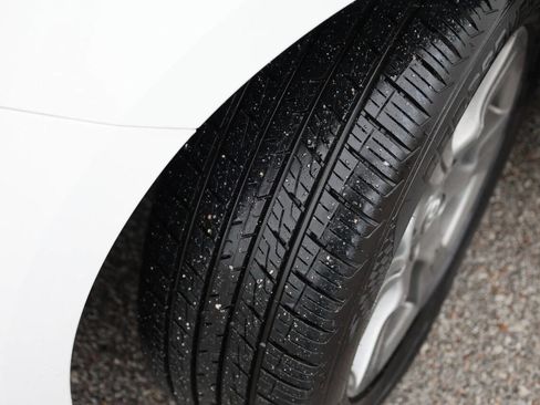 Used 2019 Toyota Sienna SE image 24