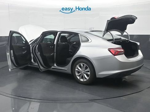 Used 2021 Chevrolet Malibu LT FWD image 39