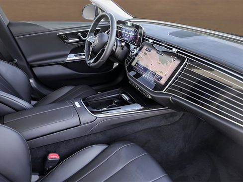 Used 2024 Mercedes-Benz E 350 4MATIC Sedan image 29