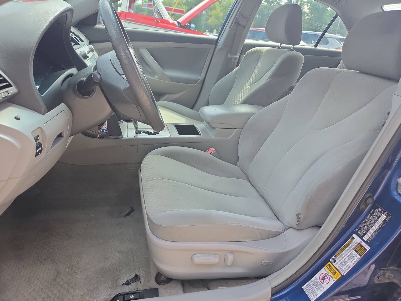 Used 2009 Toyota Camry LE FWD image 14