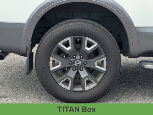 Used 2023 Nissan Titan Platinum Reserve w/ Moonroof Package AWD/4WD image 12
