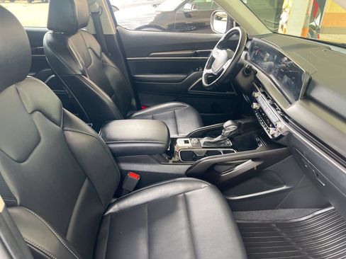 Certified 2025 Kia Telluride LX FWD image 20