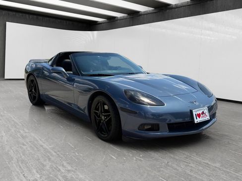 Used 2011 Chevrolet Corvette Coupe w/ Preferred Equipment Group RWD image 7