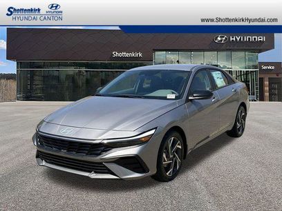 New 2025 Hyundai Elantra SEL